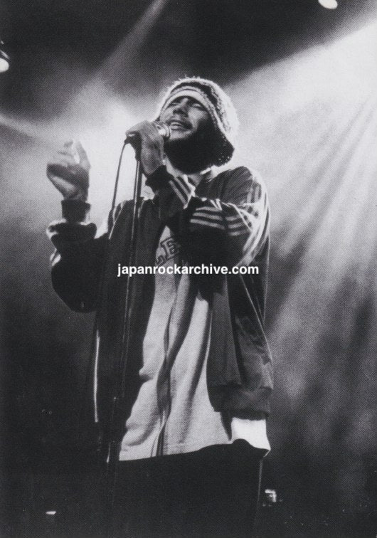Jamiroquai 1995/05 Japanese music press cutting clipping - photo pinup - on stage