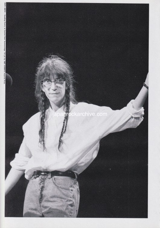 Patti Smith 1993/11 Japanese music press cutting clipping - photo pinup - on stage