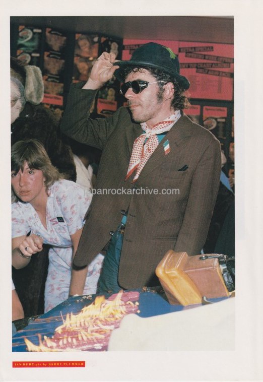 Ian Dury 1981/12 Japanese music press cutting clipping - photo / pinup / mini poster