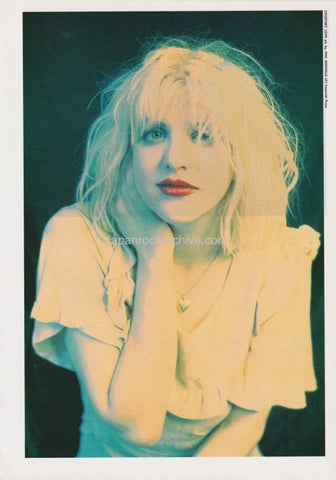 Hole 1993/04 Japanese music press cutting clipping - photo pinup - Courtney Love