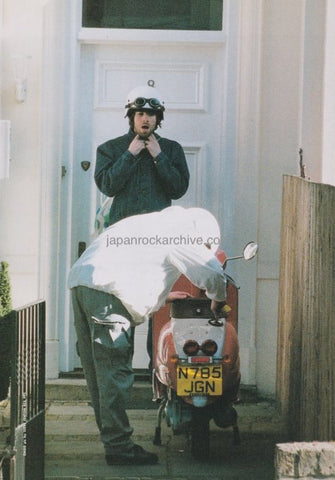 Oasis 1996/08 Japanese music press cutting clipping - photo pinup - liam gallagher