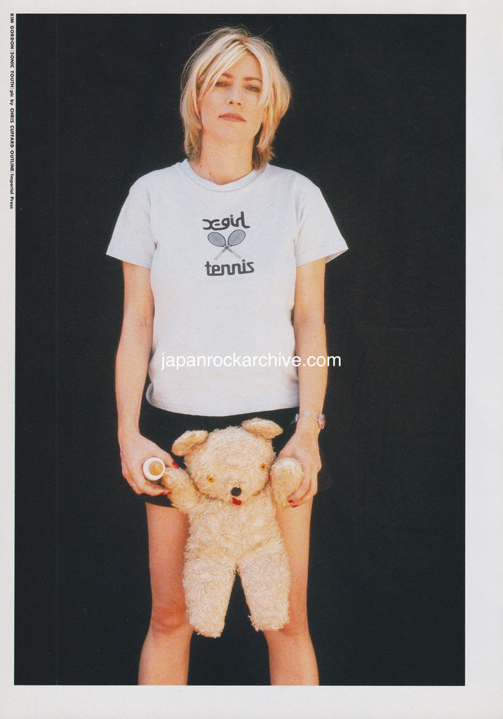 Sonic Youth 1995/04 Japanese music press cutting clipping - photo pinup - kim gordon w/ teddy bear