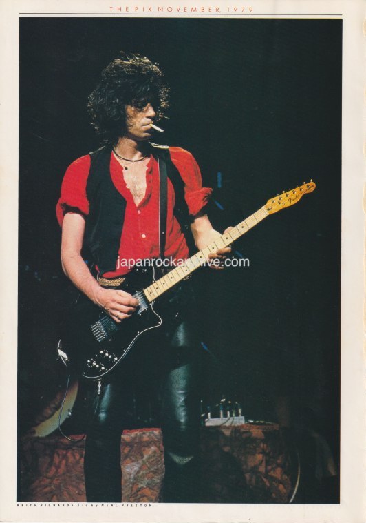 Keith Richards 1979/11 Japanese music press cutting clipping - photo pinup - on stage