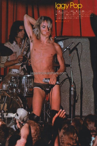 Iggy Pop 1973/10 Japanese music press cutting clipping - photo pinup - on stage in briefs